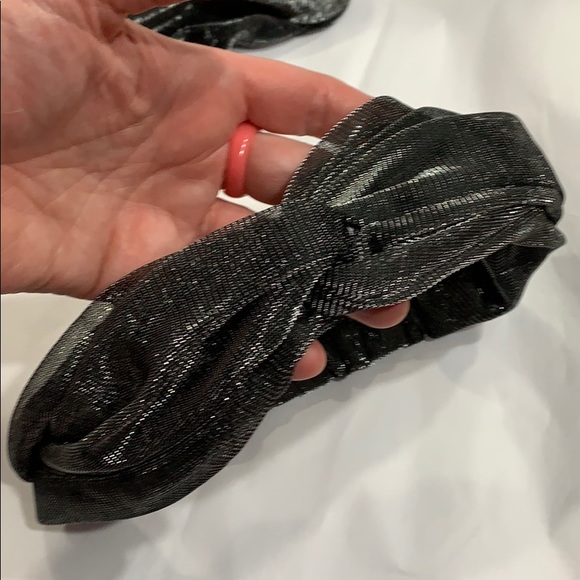 5/$30! MIX & MATCH! Shimmer Black Silver Headband - Picture 2 of 3